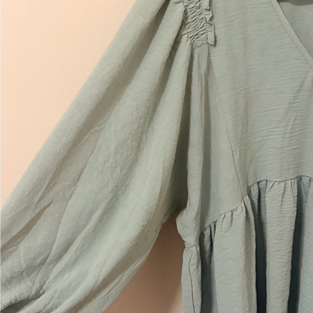 ENTRO Sage Green Women's Top - Picture 3 of 4